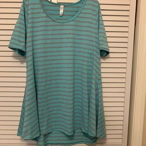 Lularoe Perfect T Large (fits plus sizes 16-20)